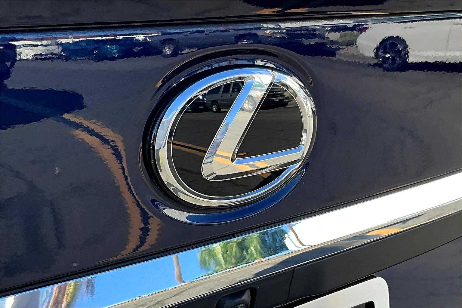 2023 Lexus ES 300h photo 26