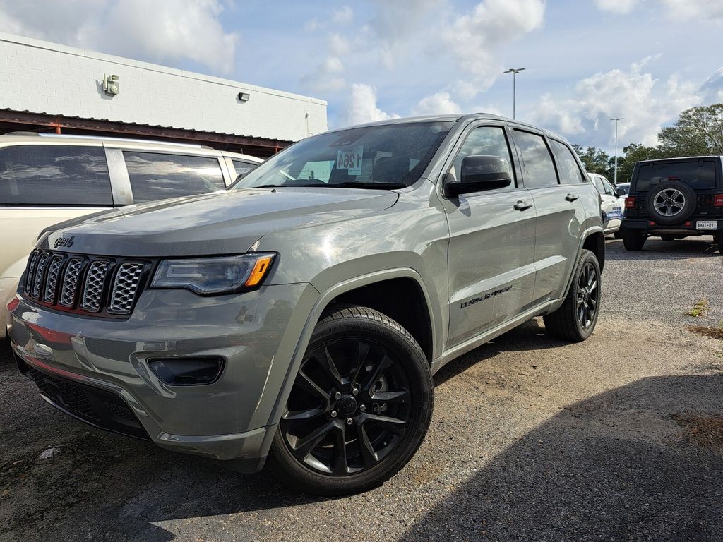 2021 Jeep Grand Cherokee Laredo X's photo