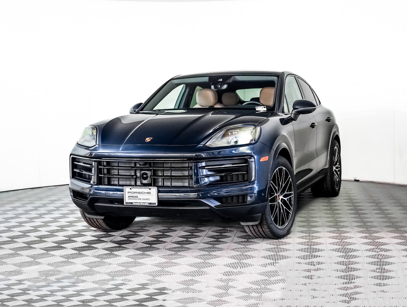 2025 Porsche Cayenne Coup Base's photo