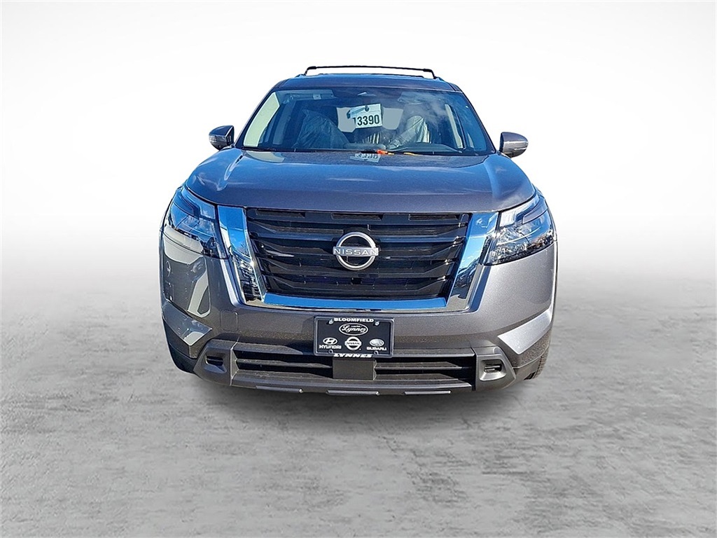 2025 Nissan Pathfinder SV photo 2