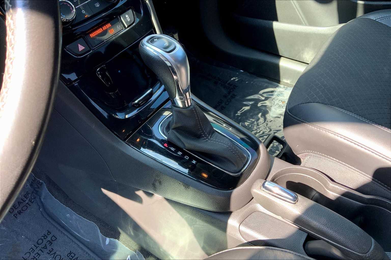 2022 Buick Encore Preferred photo 14