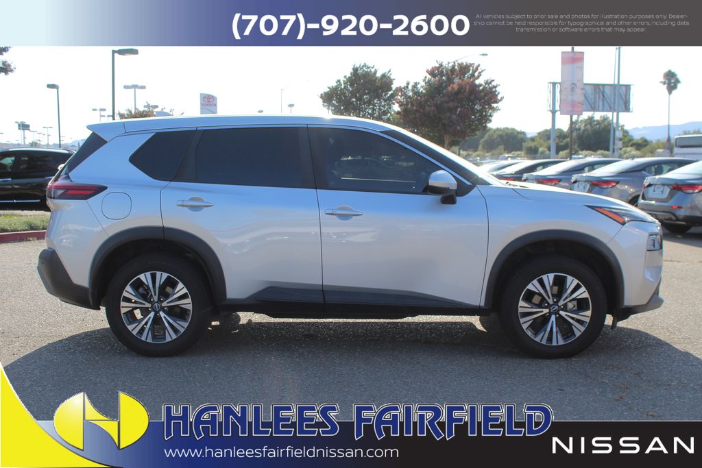 2022 Nissan Rogue SV photo 4