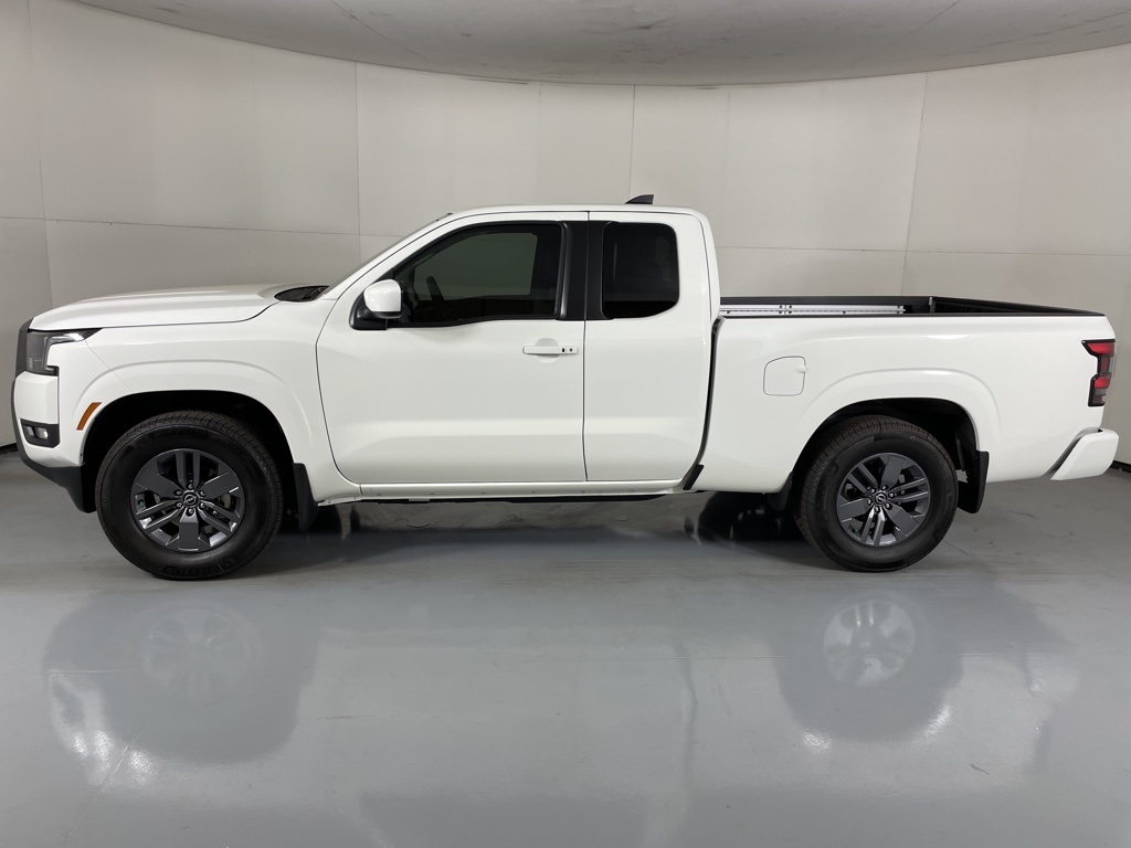 2025 Nissan Frontier SV photo 4