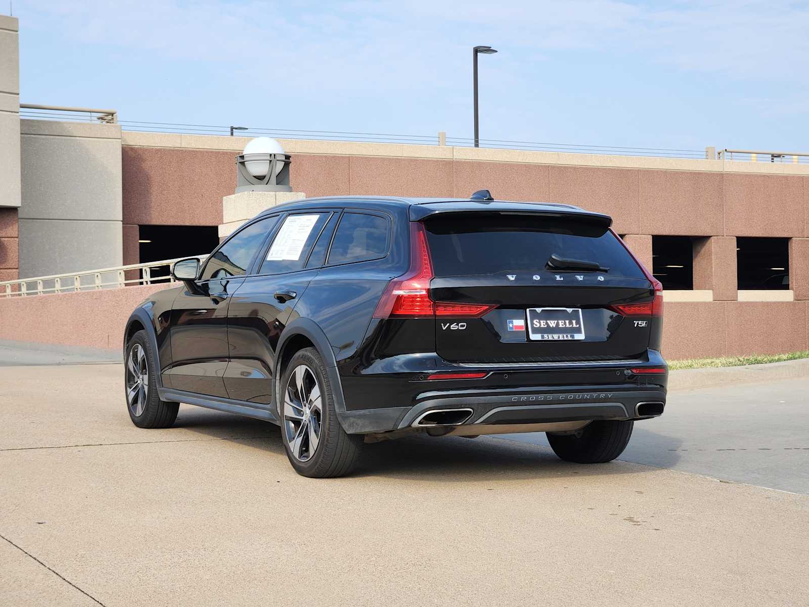 2020 Volvo V60 Cross Country photo 4