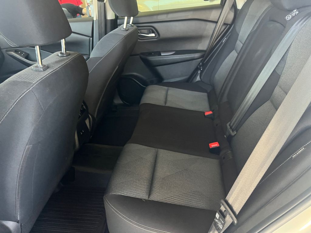 2024 Nissan Rogue SV photo 19