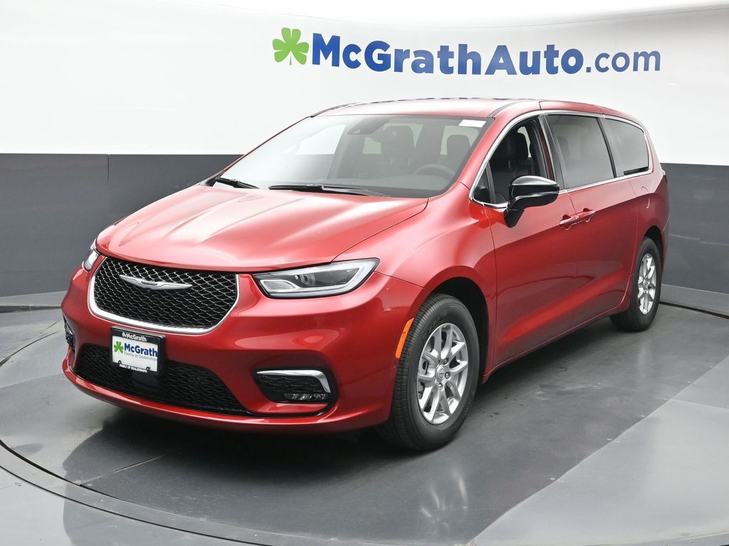 2026 Chrysler Pacifica photo 16