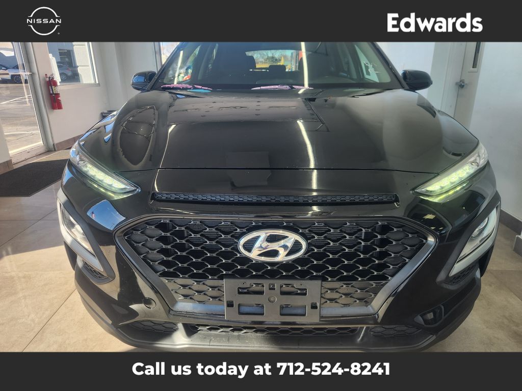 2020 Hyundai Kona SEL photo 3