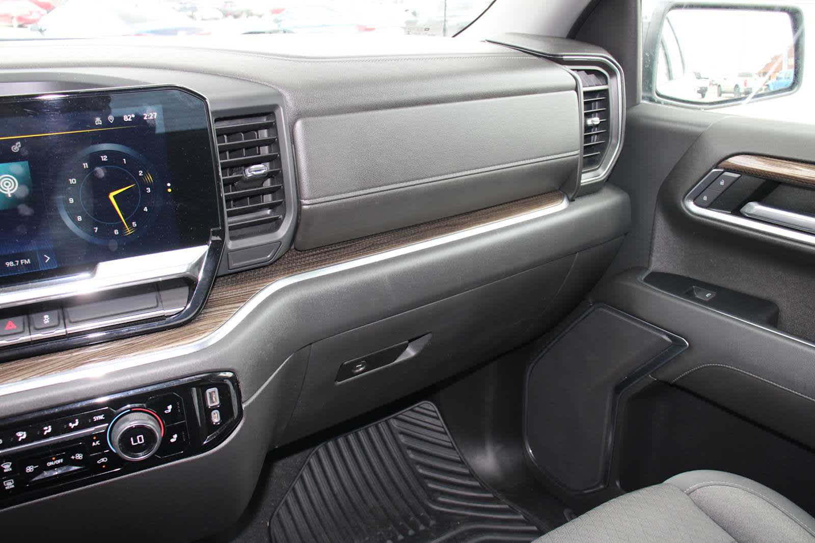 2022 Chevrolet Silverado 1500 LT photo 32