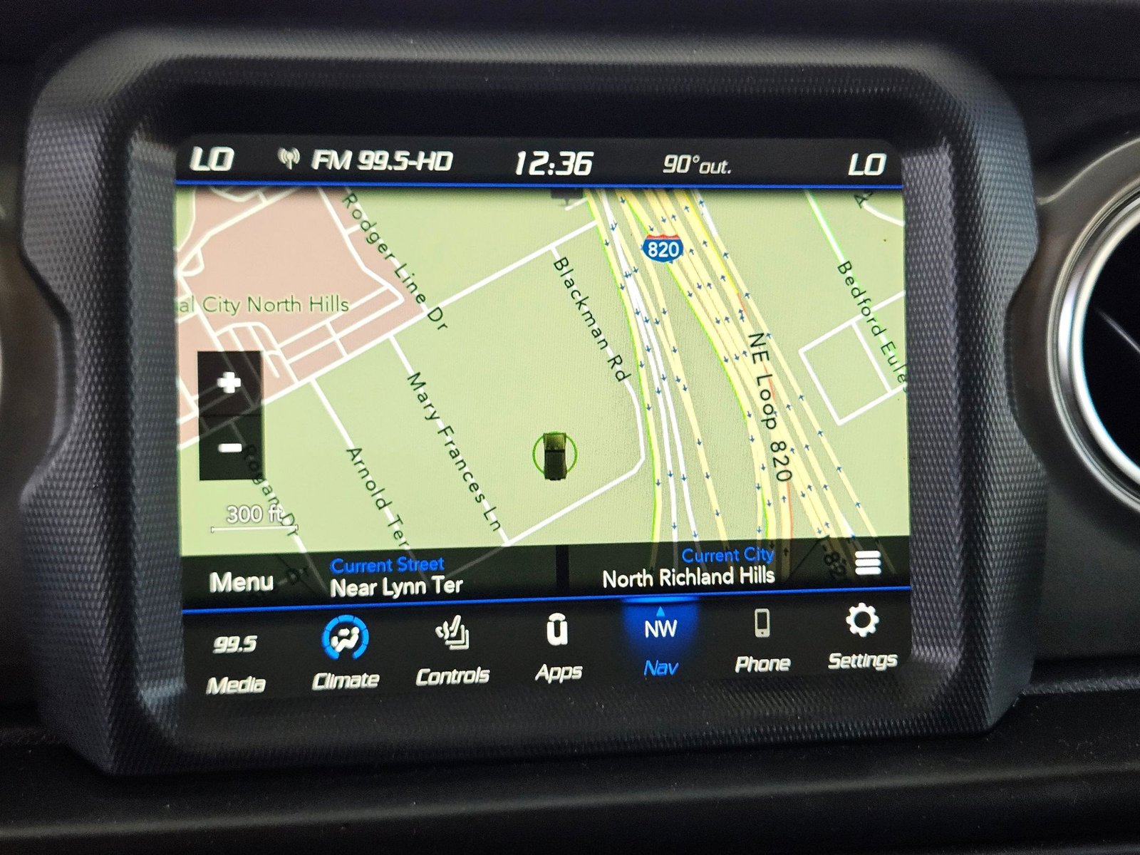 2022 Jeep Wrangler Unlimited Sahara photo 12