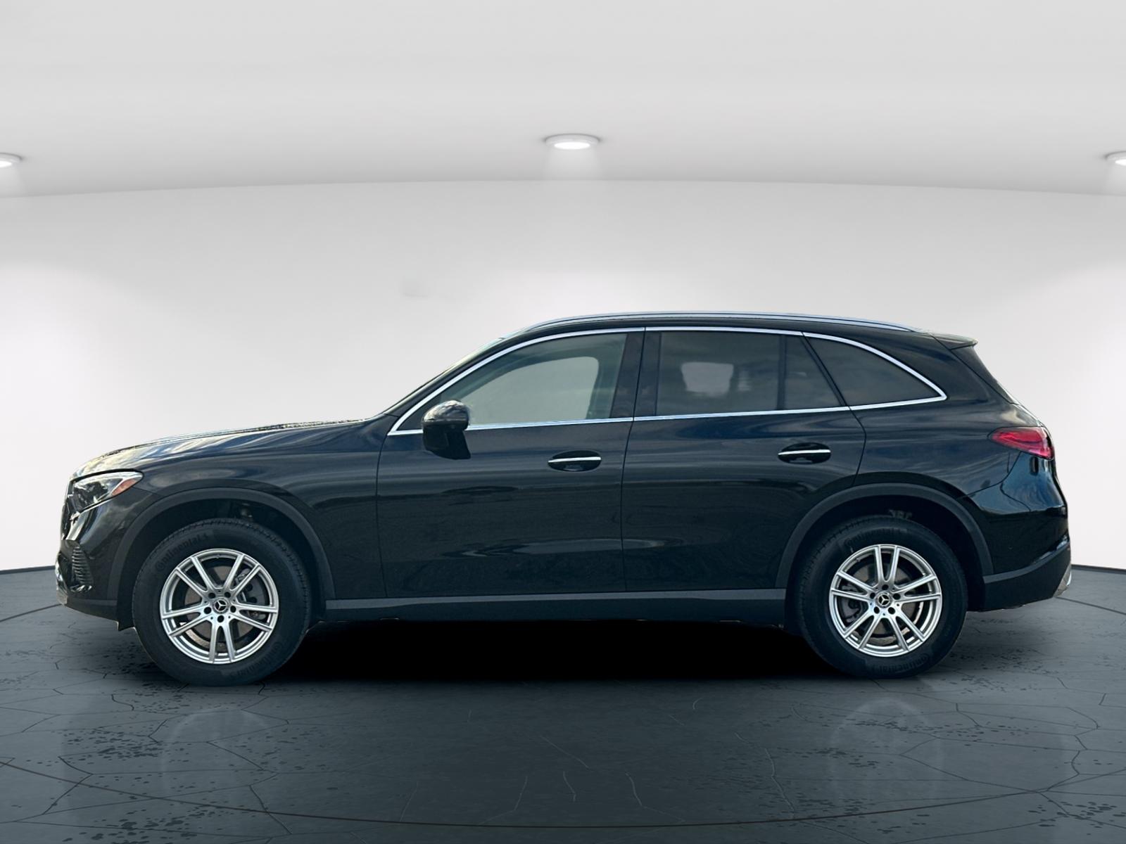 2024 Mercedes Benz GLC 300 photo 4