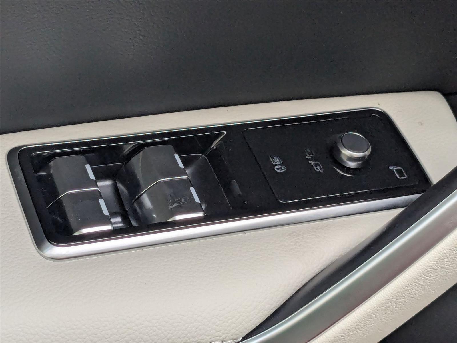 2026 Jaguar F-PACE P250 R-Dynamic S photo 13