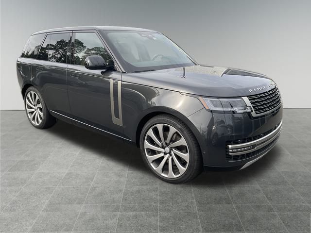 2025 Land Rover Range Rover SE photo 6