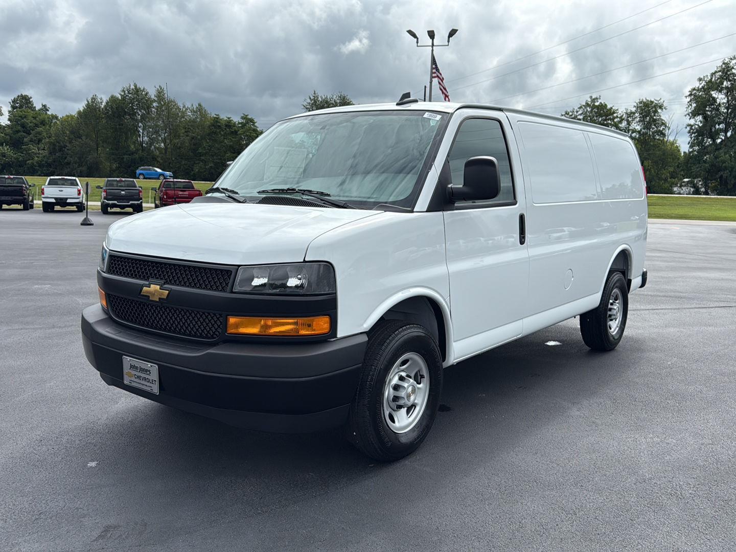 2025 Chevrolet Express 2500 Cargo photo 2