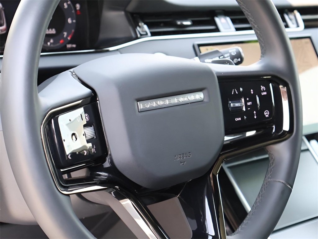 2024 Land Rover Range Rover Evoque Dynamic SE photo 16