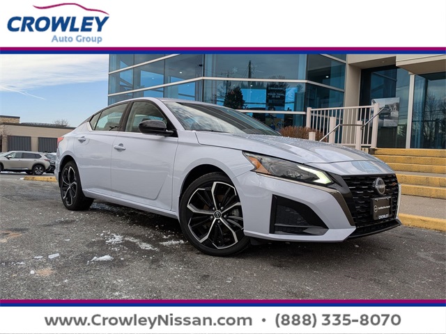 2025 Nissan Altima SR's photo