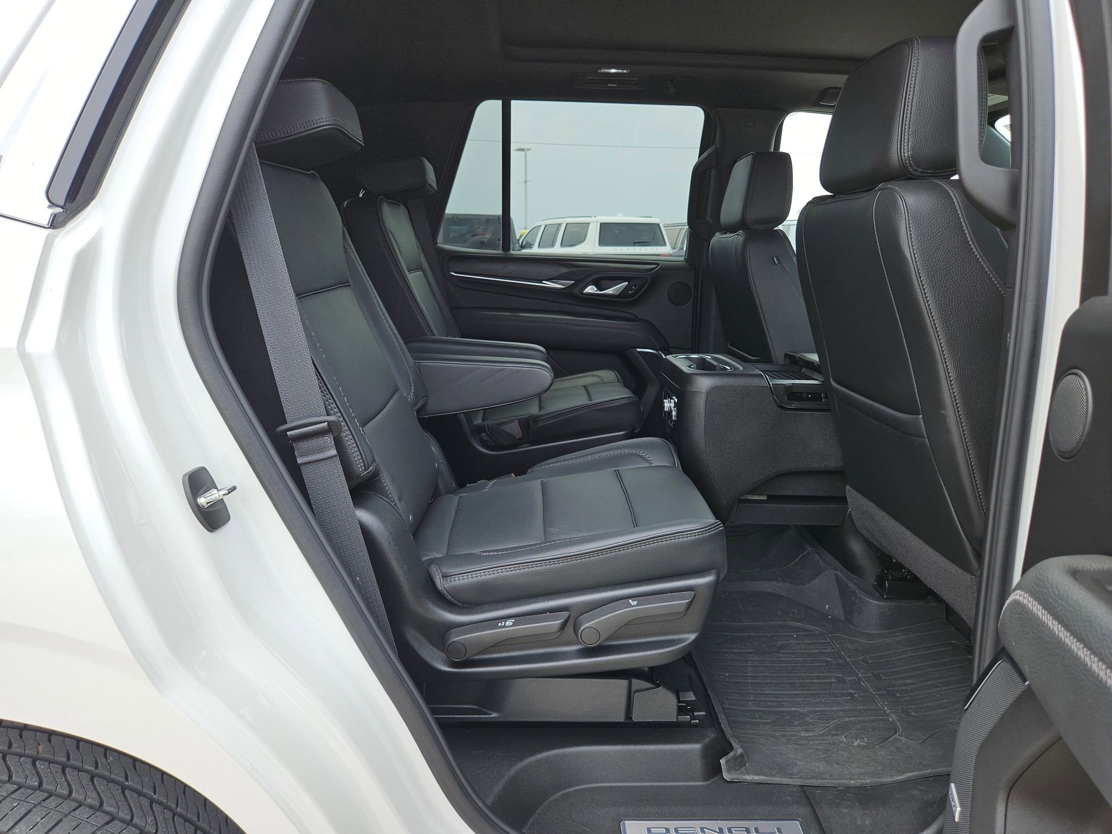 2024 Gmc Yukon Denali photo 23