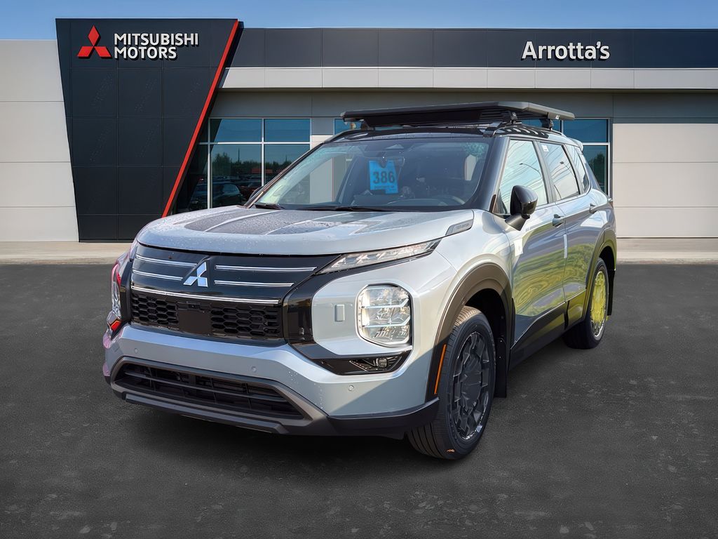 2025 Mitsubishi Outlander Trail Edition's photo
