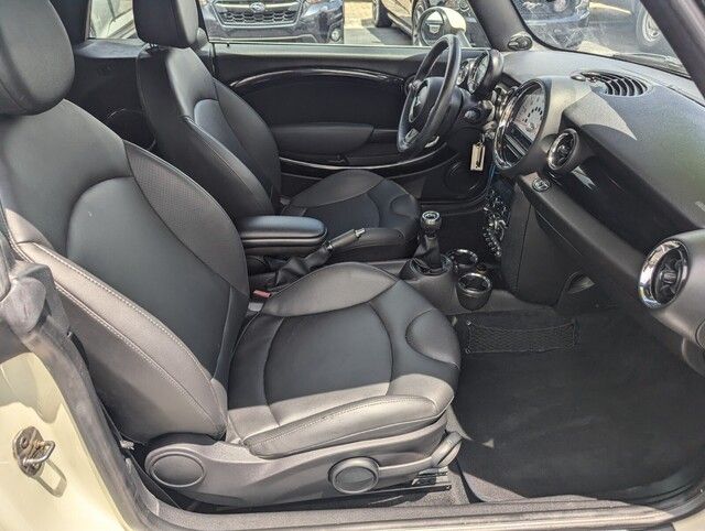 2013 Mini Cooper Convertible S photo 25