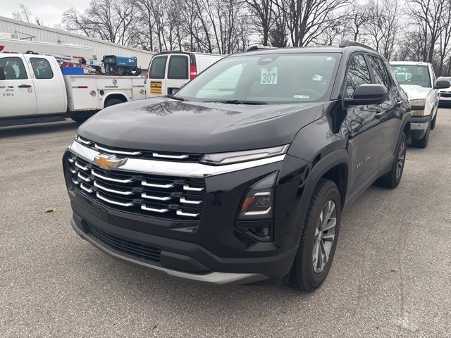 2025 Chevrolet Equinox LT photo 3