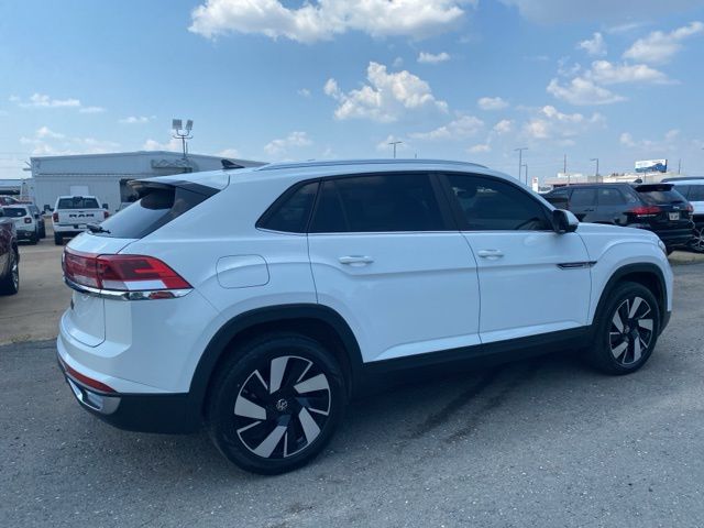 2024 Volkswagen Atlas Cross Sport SE Technology photo 3