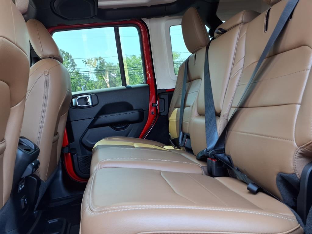 2022 Jeep Wrangler Unlimited Sahara 4xe photo 11