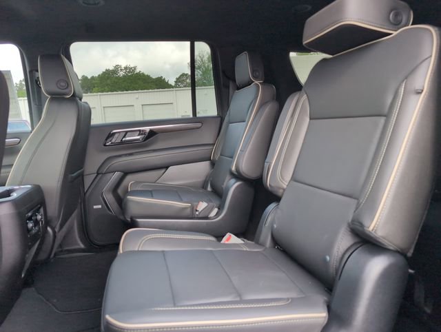 2025 Chevrolet Suburban Premier photo 27