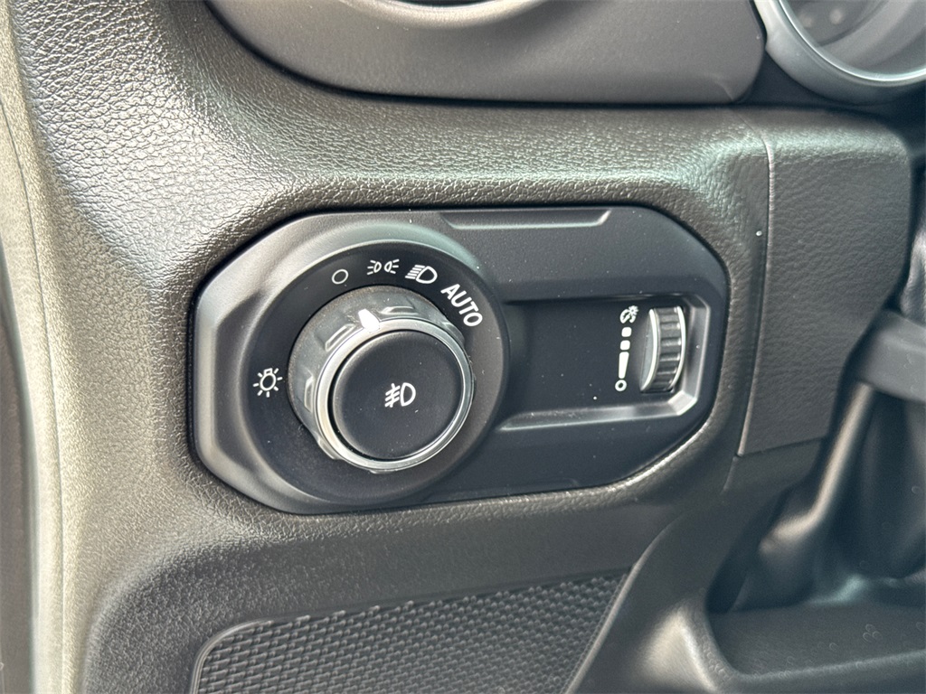 2023 Jeep Wrangler Sport S photo 27