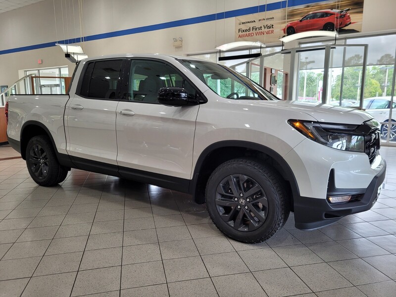 2025 Honda Ridgeline Sport photo 3