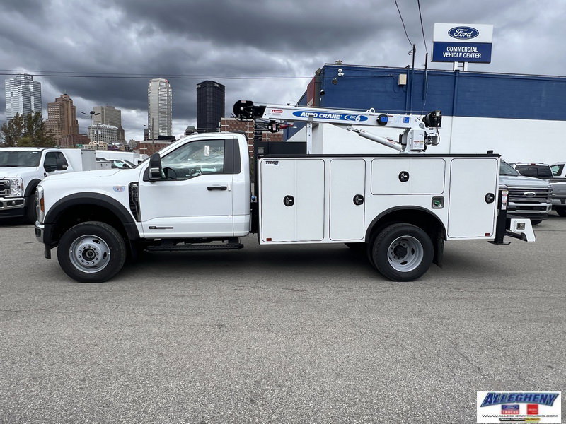 2025 Ford F-600 photo 2