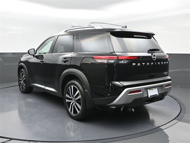 2025 Nissan Pathfinder Platinum photo 4