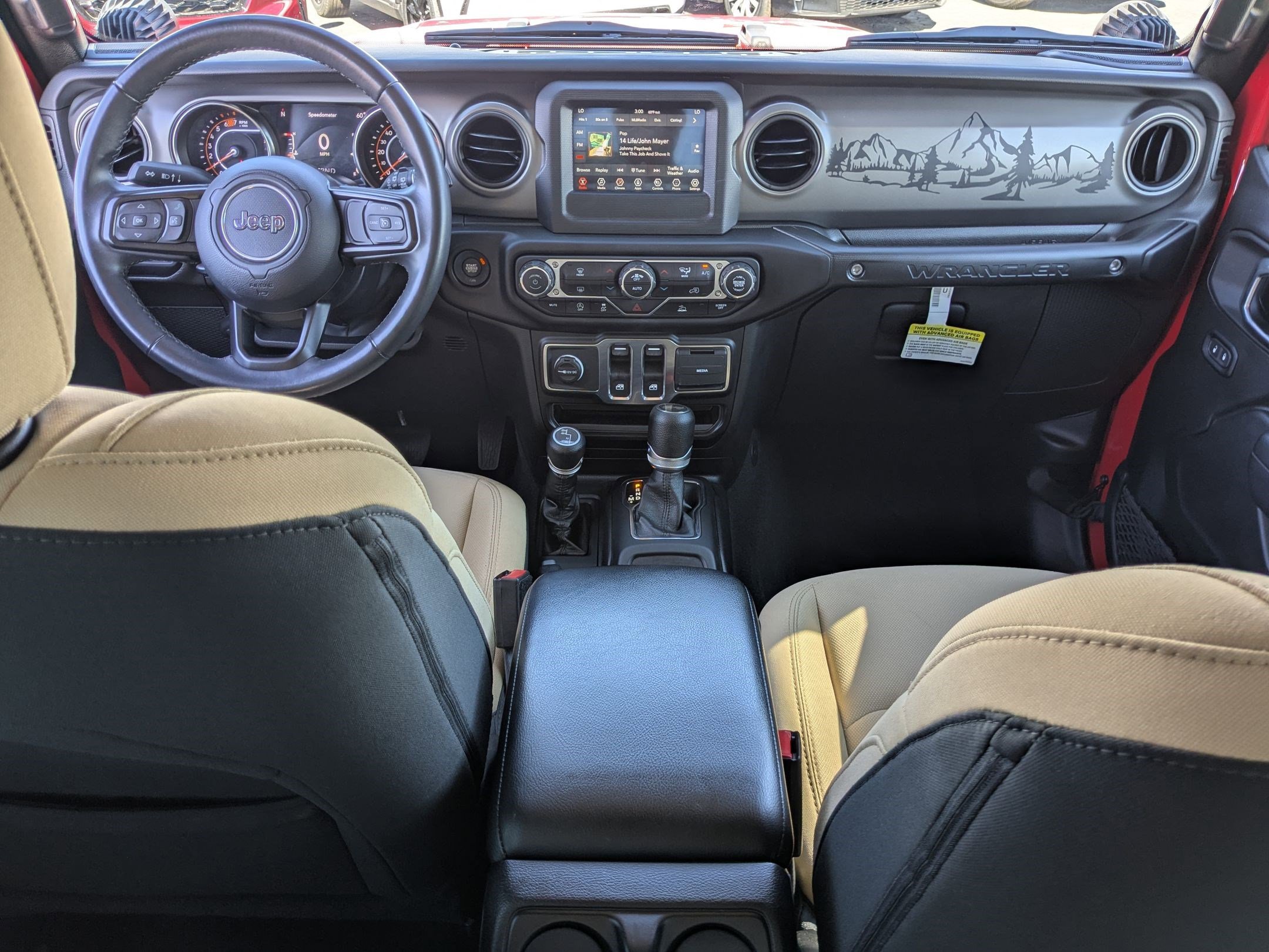 2022 Jeep Wrangler Willys photo 29