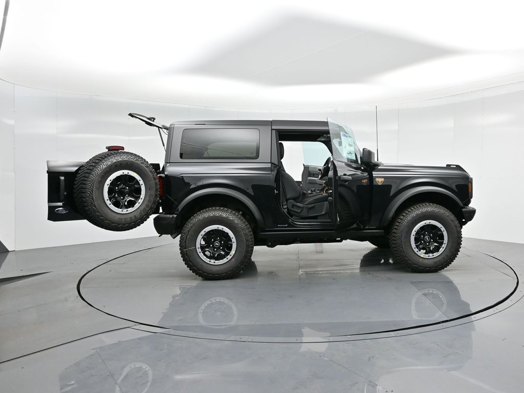 2023 Ford Bronco Badlands photo 3