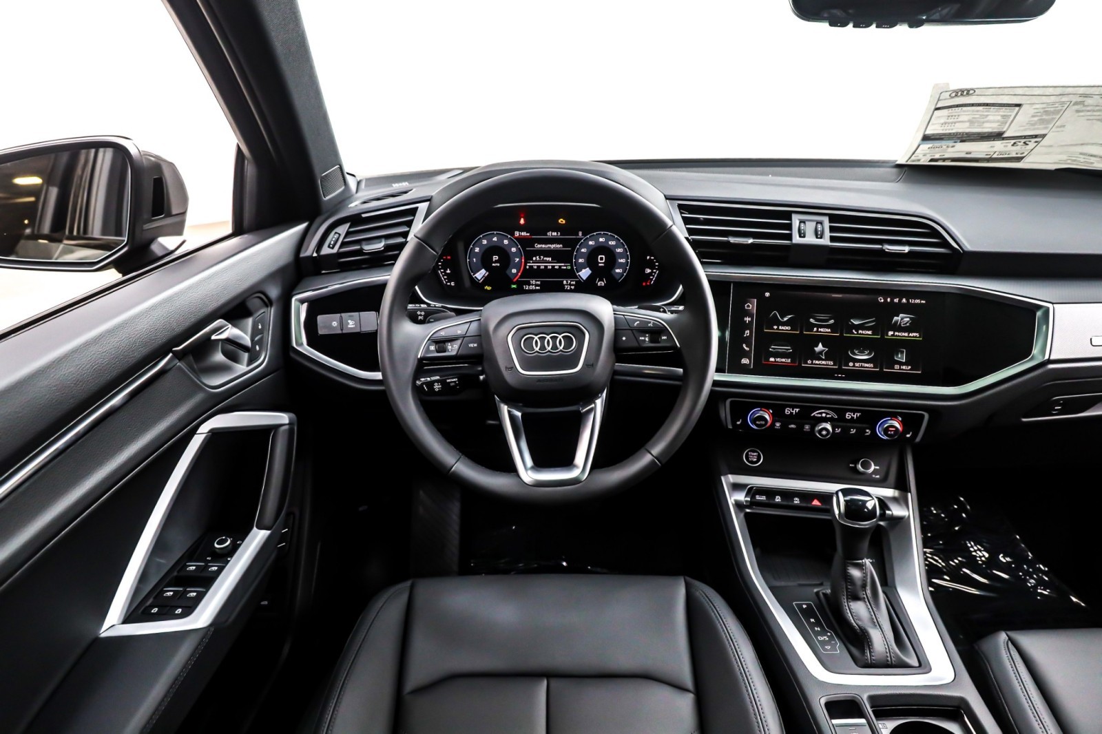 2025 Audi Q3 S line Premium 45 TFSI photo 4
