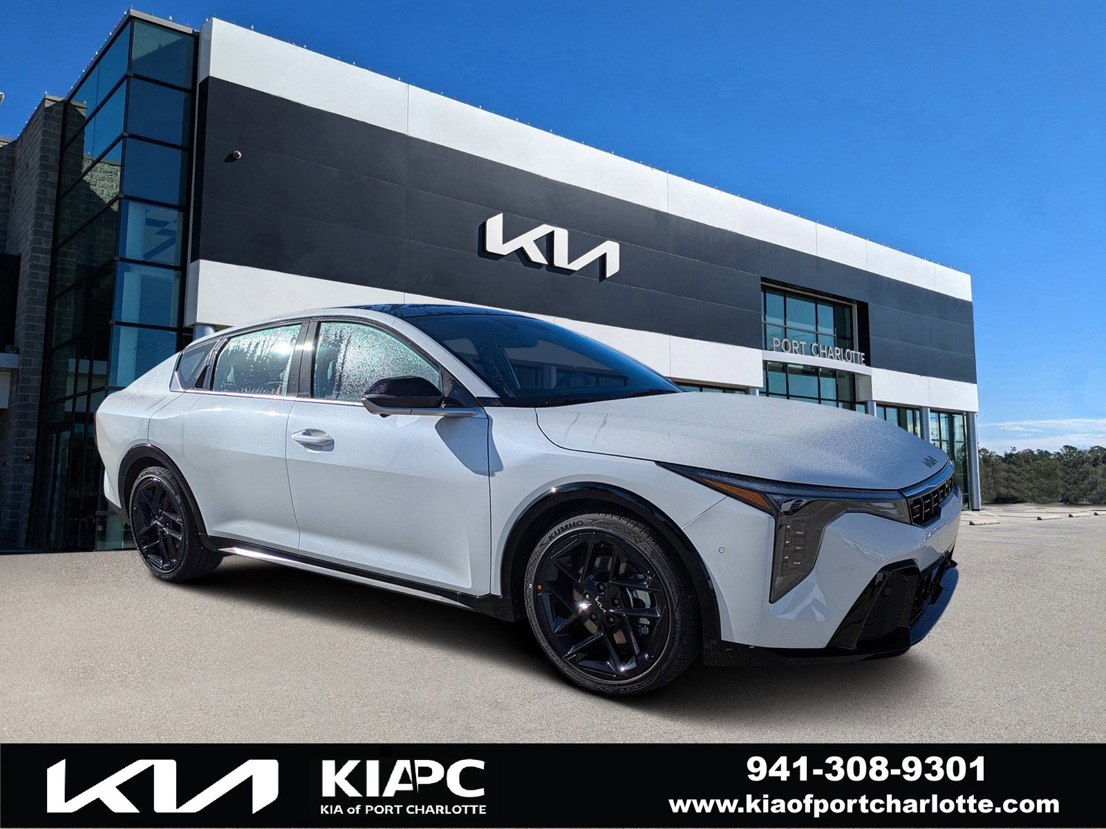 2025 Kia K4 GT-Line Turbo's photo