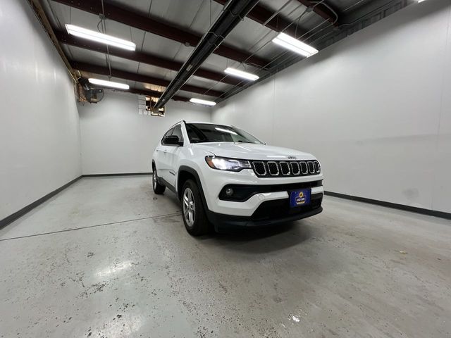 2024 Jeep Compass Latitude photo 2