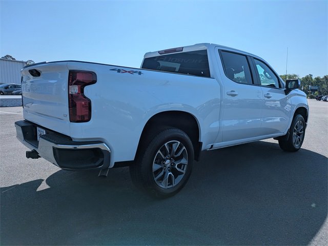 2025 Chevrolet Silverado 1500 LT photo 3