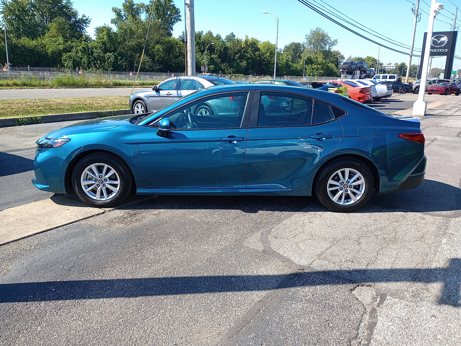 2025 Toyota Camry LE photo 4