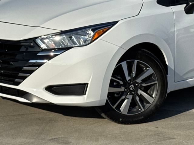 2024 Nissan Versa 1.6 S photo 3