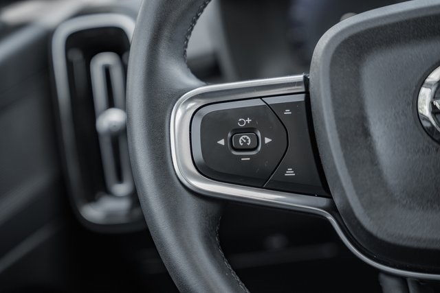 2023 Volvo XC40 Plus photo 21