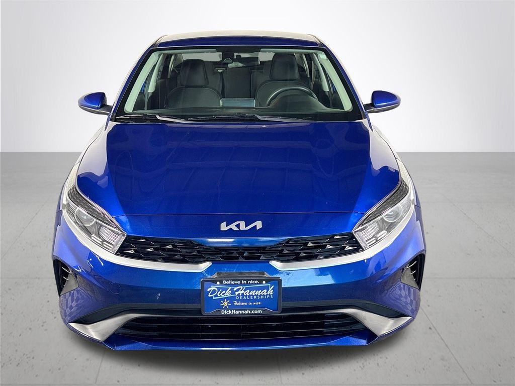 2023 Kia Forte LXS photo 3