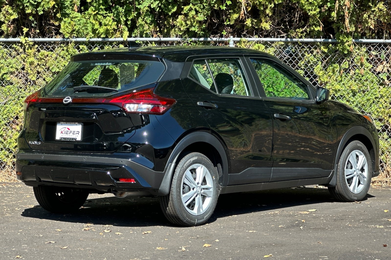 2025 Nissan Kicks Play S photo 4