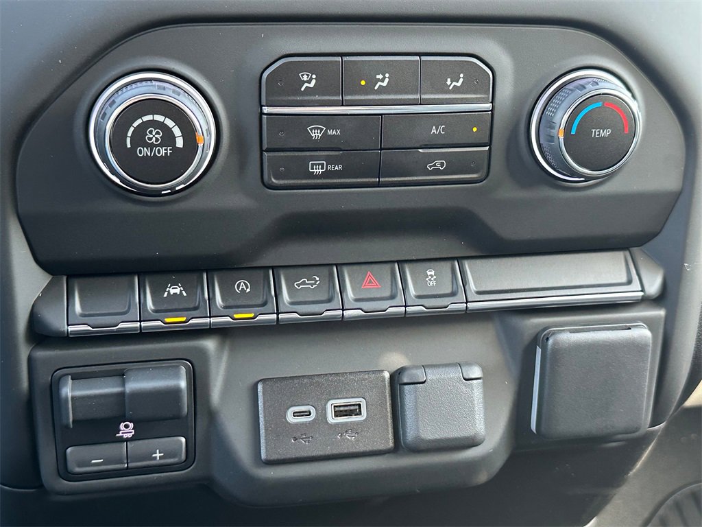 2025 Chevrolet Silverado 1500 Custom photo 23