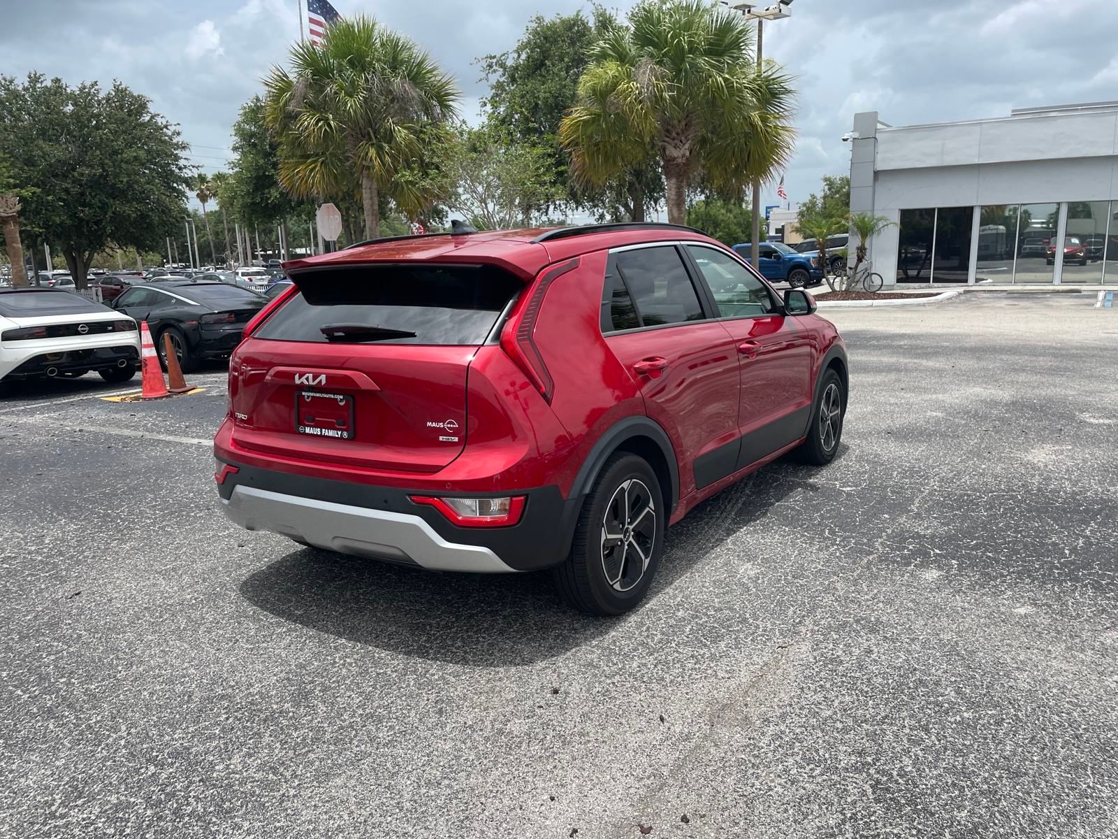 2023 Kia Niro EX photo 3