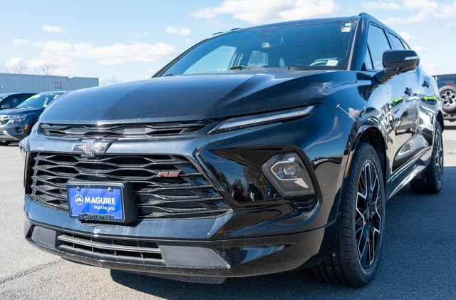 2023 Chevrolet Blazer RS photo 2