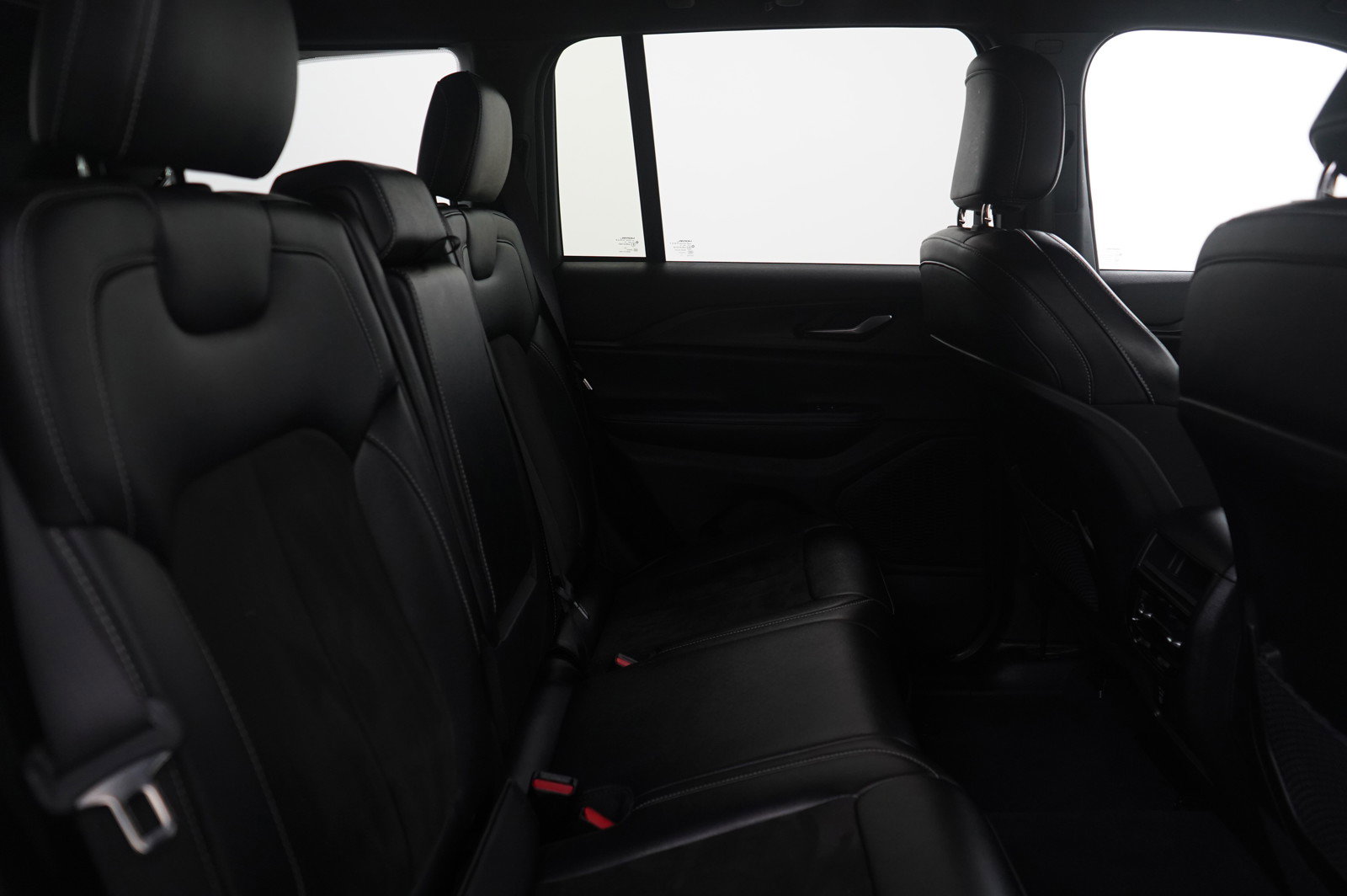 2023 Jeep Grand Cherokee Altitude photo 8