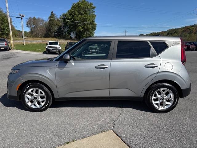 2022 Kia Soul LX photo 7