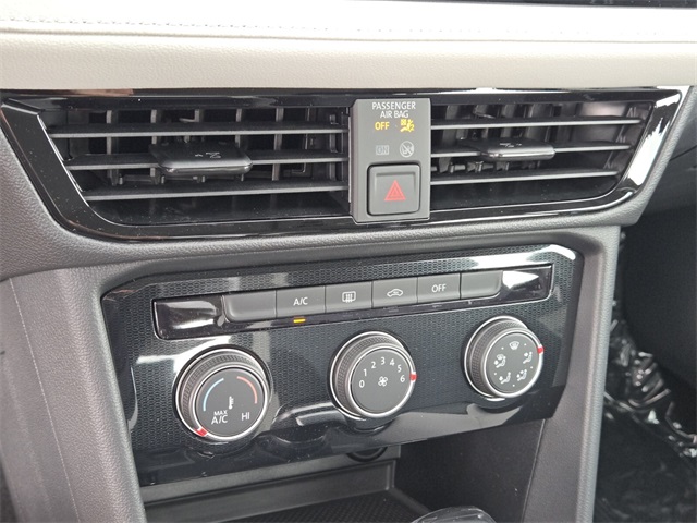 2025 Volkswagen Taos S photo 11