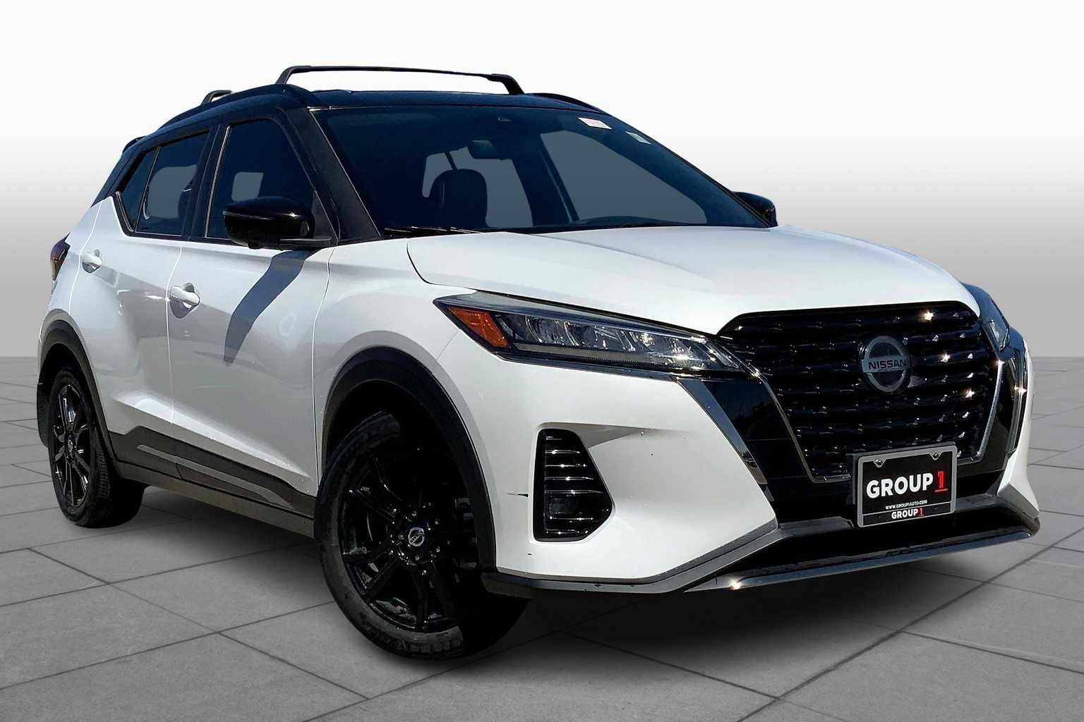 2021 Nissan Kicks SR photo 2