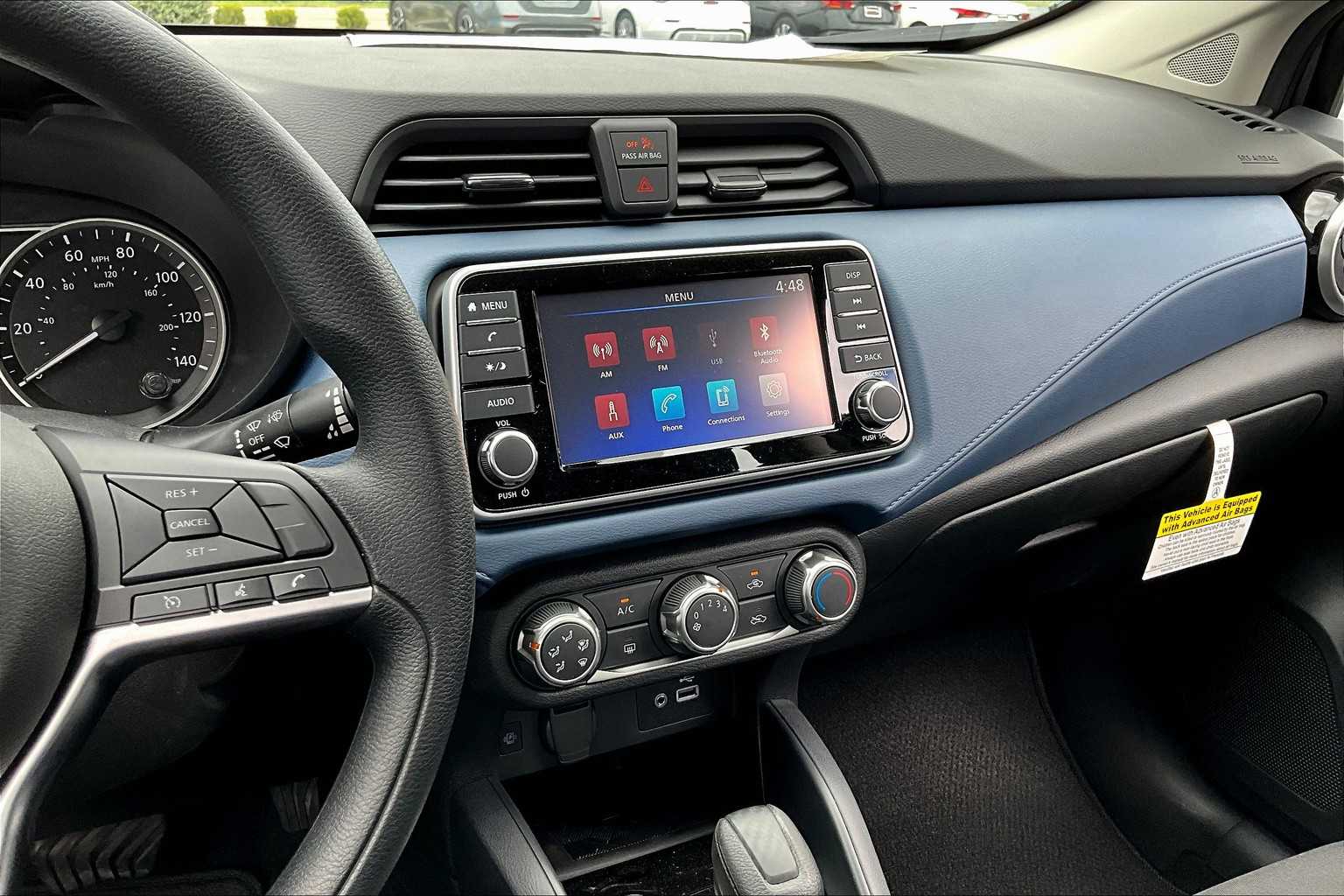 2025 Nissan Versa SV photo 6