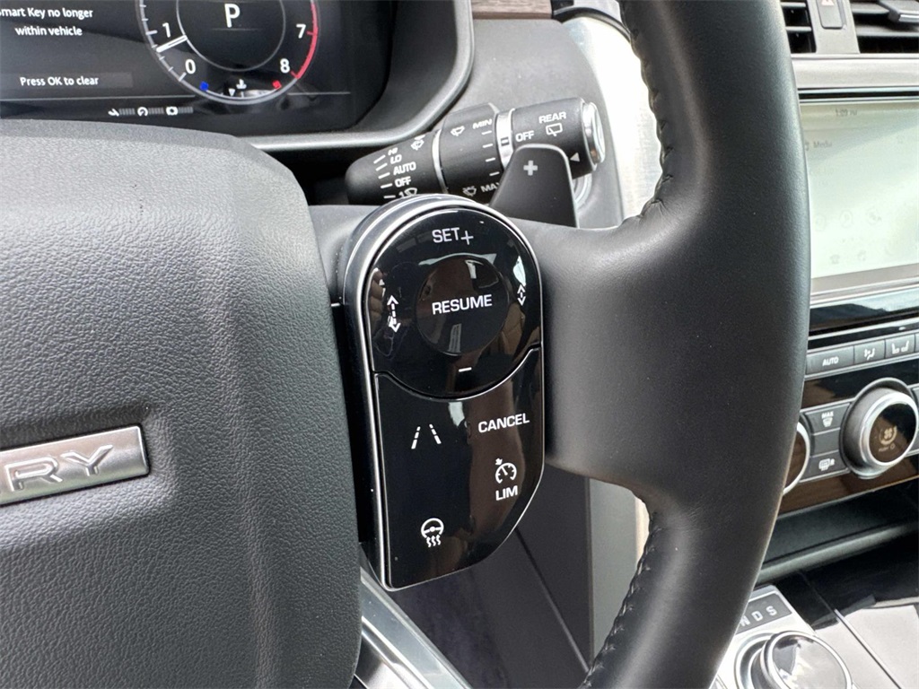 2020 Land Rover Discovery HSE photo 26